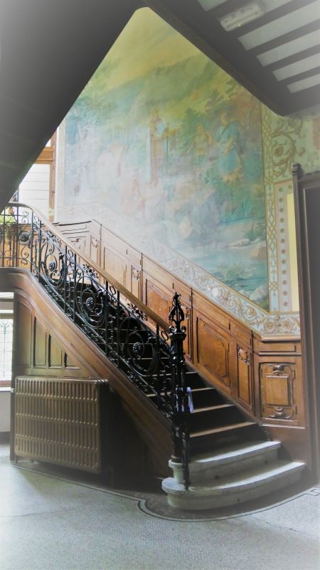 detail of the art-nouveau ramp